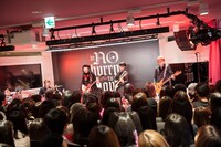 「in NO hurry to shout; ハロウィン・イベント」の様子。