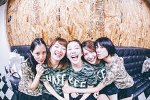 河野穂乃花を含むひめキュンフルーツ缶。（撮影：西槇太一）