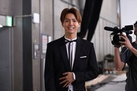 「タウンワーク」新テレビCM「彼氏が執事に」編の撮影時の様子。