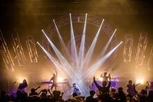 Crossfaith「10th ANNIVERSARY TOUR ONE MAN SHOWS - FAITH LASTS FOREVER -」初日公演の様子。（Photo by cazrowAoki）