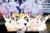 AKB48「渡辺麻友卒業コンサート～みんなの夢が叶いますように～」の様子。 (c)AKS