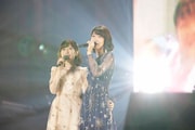 渡辺麻友と柏木由紀。 (c)AKS