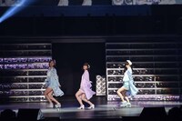 AKB48「渡辺麻友卒業コンサート～みんなの夢が叶いますように～」の様子。