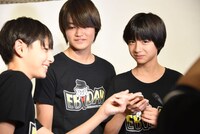 左から宮本龍之介、大倉空人、山下夕越。