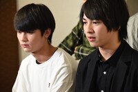 手前から吉田仁人、板垣瑞生。