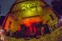 JERRY "KOJI" CHESTNUTSを迎えてのパフォーマンスの様子。（Photo by HayachiN）