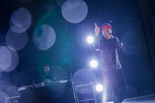 左からDJ DYE、ILL-BOSSTINO。（Photo by HayachiN）