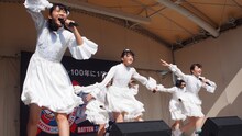 ばってん少女隊「MEGRRY GO ROUND」リリースツアー「廻る」天神コア 屋上芝生広場の様子。