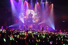 浦島坂田船「Happy Halloweeeen　浦島坂田幽霊船～コスプレしてLOVE（恋）▽～」の様子。（撮影：小松陽祐［ODD JOB］、岡本麻衣）