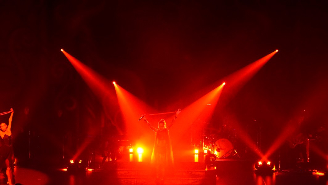 中島美嘉「MIKA NAKASHIMA FULL COURSE TOUR 2017～YOU WON'T LOSE～」初日の様子。（写真提供：Sony Music Associated Records）