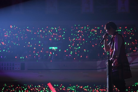 となりの坂田。（撮影：小松陽祐［ODD JOB］、岡本麻衣）