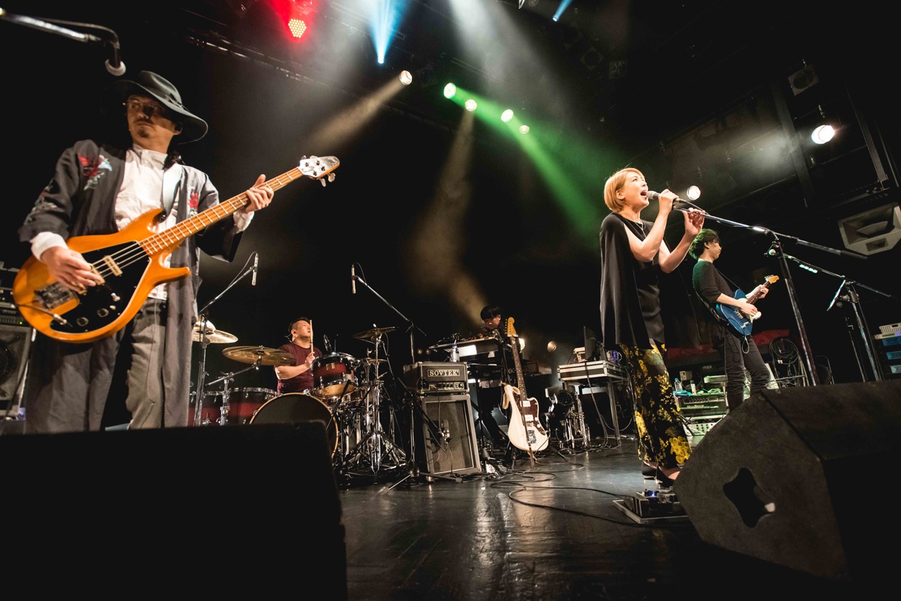 la la larks「『Culture Vulture』リリースツアー『C.V.C』」初日公演の様子。（撮影：ミズシマトモコ）