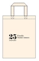 「Finally」CD盤特典のトートバッグ。（提供：セブン-イレブン）