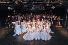 11月6日に行われたラストアイドル暫定メンバーとセカンドユニット・シュークリームロケッツによる握手会イベントの様子。（Photo by Yoshifumi Shimizu）