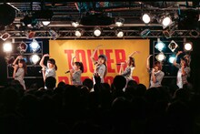 ラストアイドルによるパフォーマンスの様子。（Photo by Yoshifumi Shimizu）