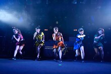 アップアップガールズ（仮）「KA-Re：START」初日公演の様子。（写真提供：YU-Mエンターテインメント）