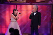 左からさくらまや、菅原洋一。(c)フジテレビ