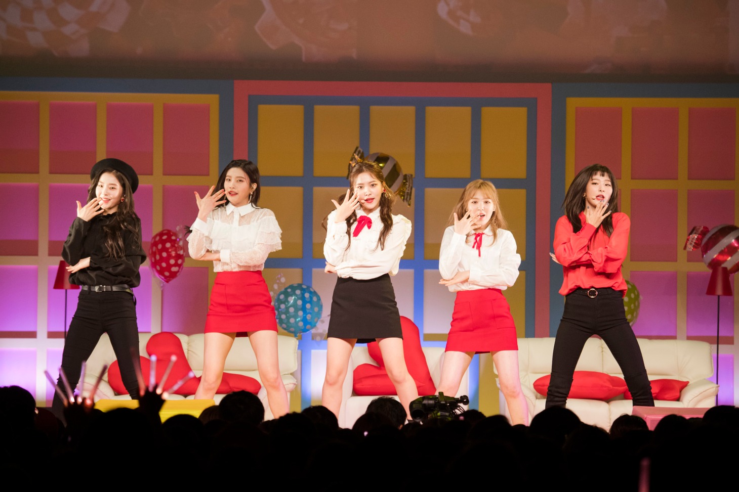 「Red Velvet Premium Showcase "ReVeluv-Baby Party"」の様子。