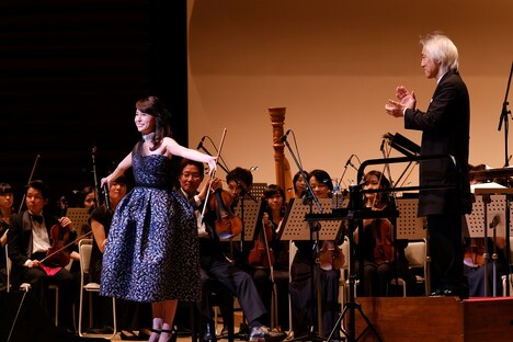 「billboard classics May J. Premium Concert 2017 ~Me, Myself & Orchestra~」の様子。