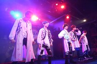 BATTLE BOYSと洸希（SUPER★DRAGON）のパフォーマンスの様子。