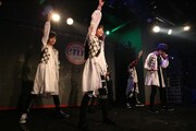 BATTLE BOYSと洸希（SUPER★DRAGON）のパフォーマンスの様子。