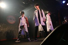 BATTLE BOYSと洸希（SUPER★DRAGON）のパフォーマンスの様子。