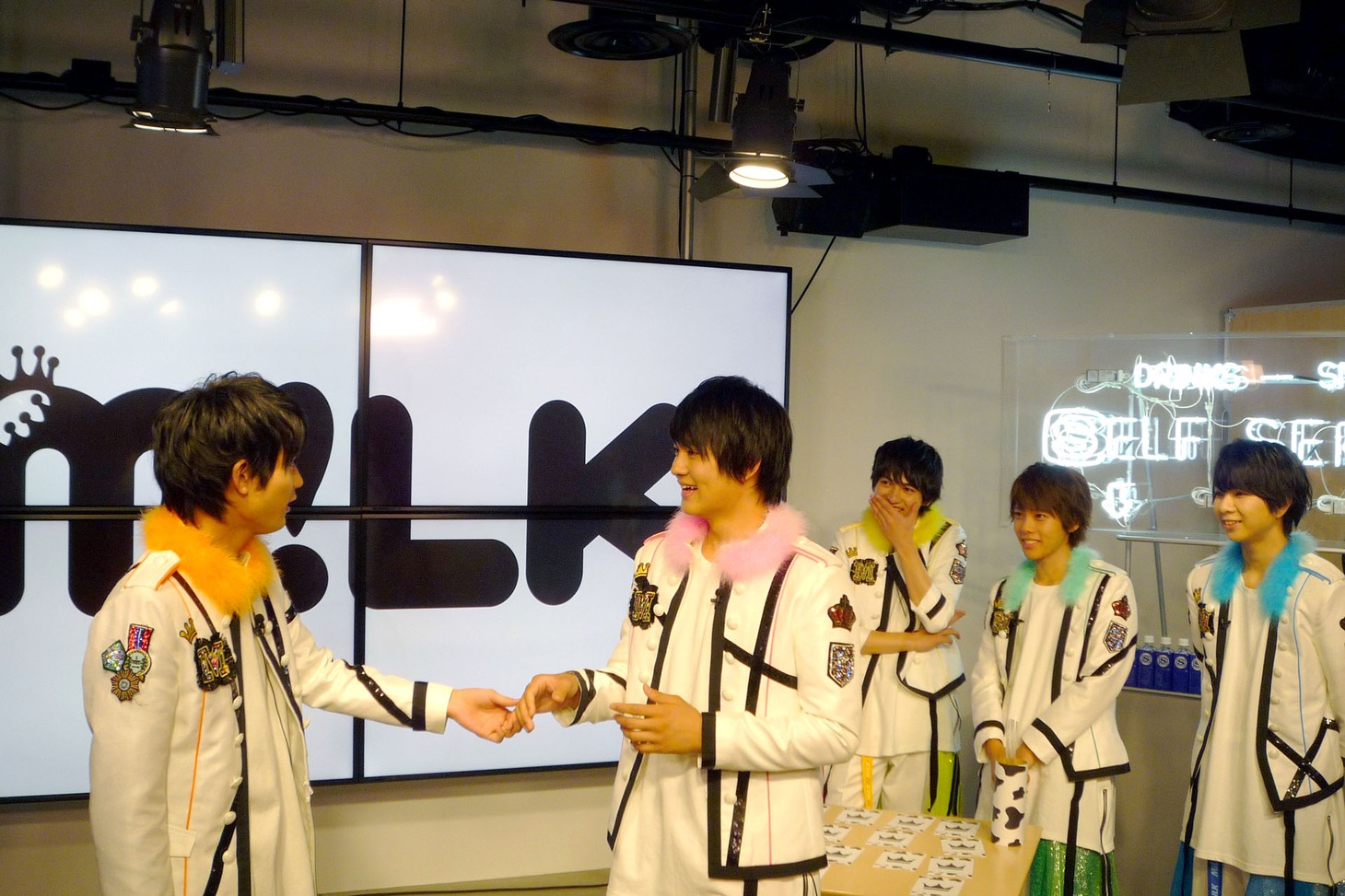 「M!LK スペシャル～はじめまして、僕たちM!LKです！～」のワンシーン。