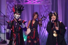 デーモン閣下と和楽器バンド。(c)フジテレビ