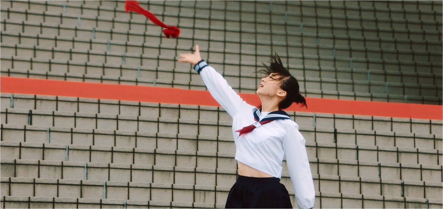 NGT48「世界はどこまで青空なのか？」ミュージックビデオのワンシーン。