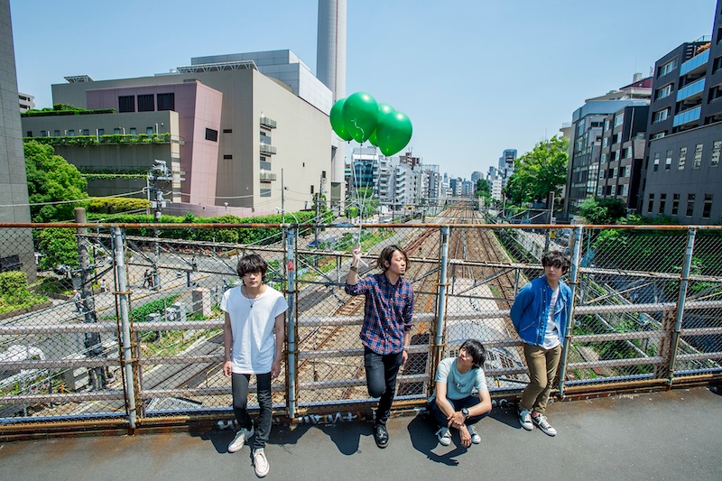 ORANGE POST REASON。左端が藤原裕輔（Vo, G）、左から2番目が折原大輔（B）。