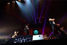 「THE EYEWALL NiGHT vol.1」でのSiMのライブの様子。