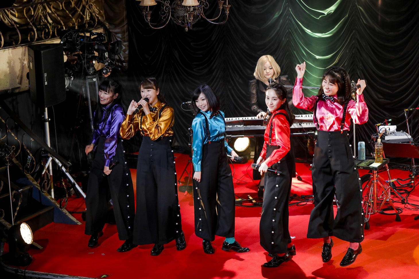 ももいろクローバーZ（Photo by HAJIME KAMIIISAKA）