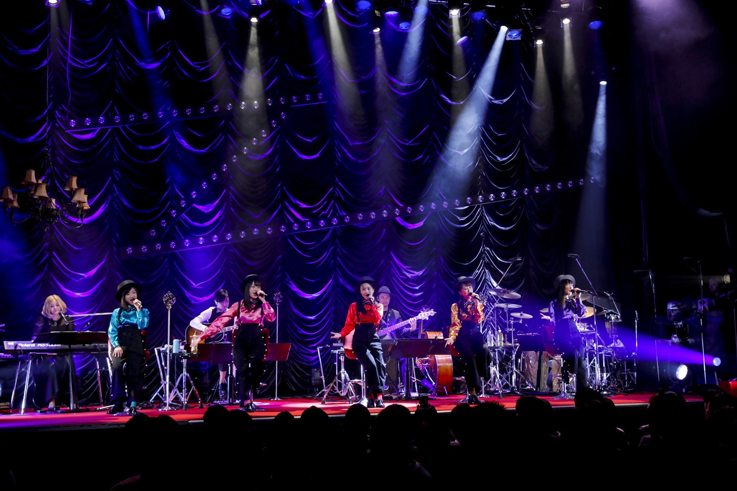 ももいろクローバーZ「MTV Unplugged: Momoiro Clover Z」の様子。（Photo by HAJIME KAMIIISAKA）