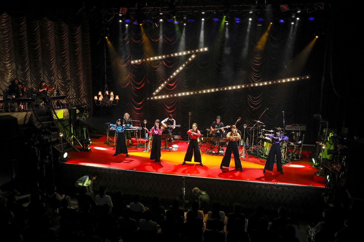 ももいろクローバーZ「MTV Unplugged: Momoiro Clover Z」の様子。（Photo by HAJIME KAMIIISAKA）