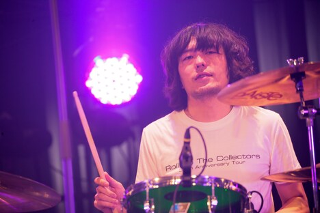 古沢“cozi”岳之（Dr）（撮影：柴田恵理）