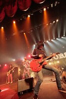 THE COLLECTORS「THE COLLECTORS 30th Anniversary TOUR "Roll Up The Collectors"」東京・中野サンプラザホール公演の様子。（撮影：柴田恵理）