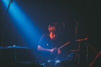 増子央人（Dr, Cho）（撮影：西槇太一）