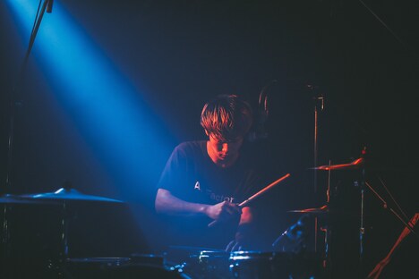 増子央人(Dr, Cho)(撮影:西槇太一)