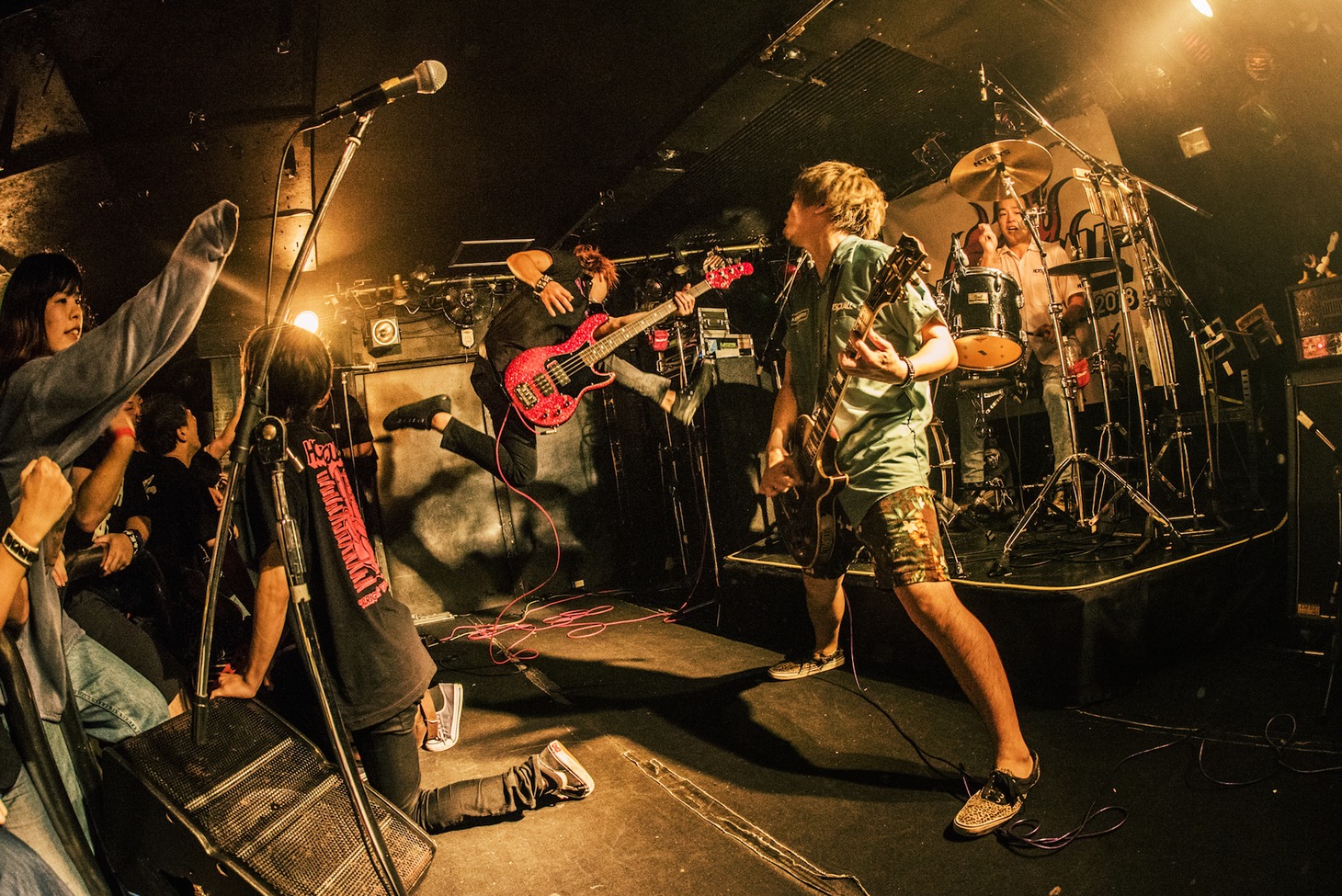 「HOTSQUALL "ALRIGHT!!! TOUR 2017-2018"」初日公演の様子。（Phot by manaty）