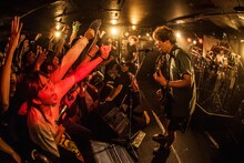 「HOTSQUALL "ALRIGHT!!! TOUR 2017-2018"」初日公演の様子。（Phot by manaty）