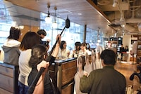 LINE LIVE配信中の様子。