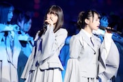 人気画像9位は「上り続ける乃木坂46、初東京ドームで見据えたさらなる高み『もっとすごい所へ』」より、齋藤飛鳥と伊藤万理華。