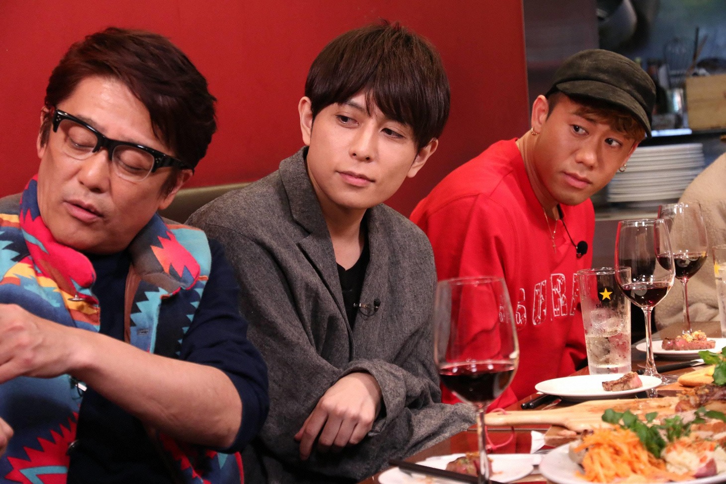 左から坂上忍、CHEMISTRY。(c)フジテレビ