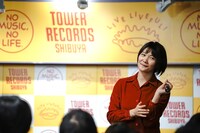 吉木悠佳「YOSHIKI NOW」発売記念イベントの様子。（写真提供：エイトワン）