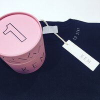 日本武道館の展示会場で限定発売される「【SO STAY】SPECIAL BOX」。