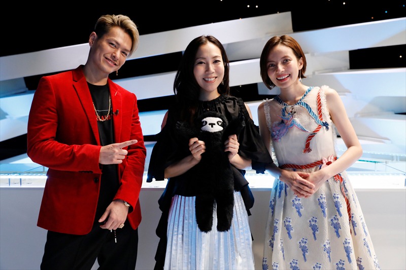 左から今市隆二（三代目 J Soul Brothers from EXILE TRIBE）、露崎春女、ベッキー。