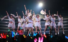 「アンジュルム コンサート 2017 Autumn 『Black & White』special ～風林火山～」の様子。（写真提供：アップフロント）