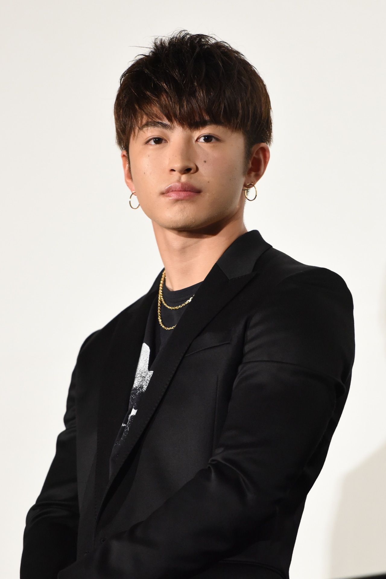 佐野玲於