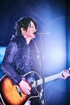 Glayアリーナツアー横浜公演でjiroが感慨 信じてついてきてよかった ライブレポート 音楽ナタリー