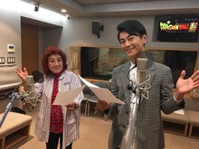 アフレコをする野沢雅子と氷川きよし。